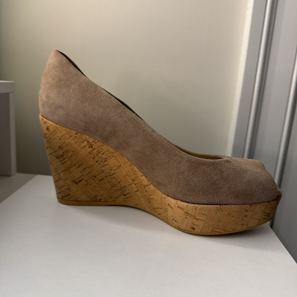 STUART WEITZMAN PEEP TOE WEDGES - Picture 4 of 5